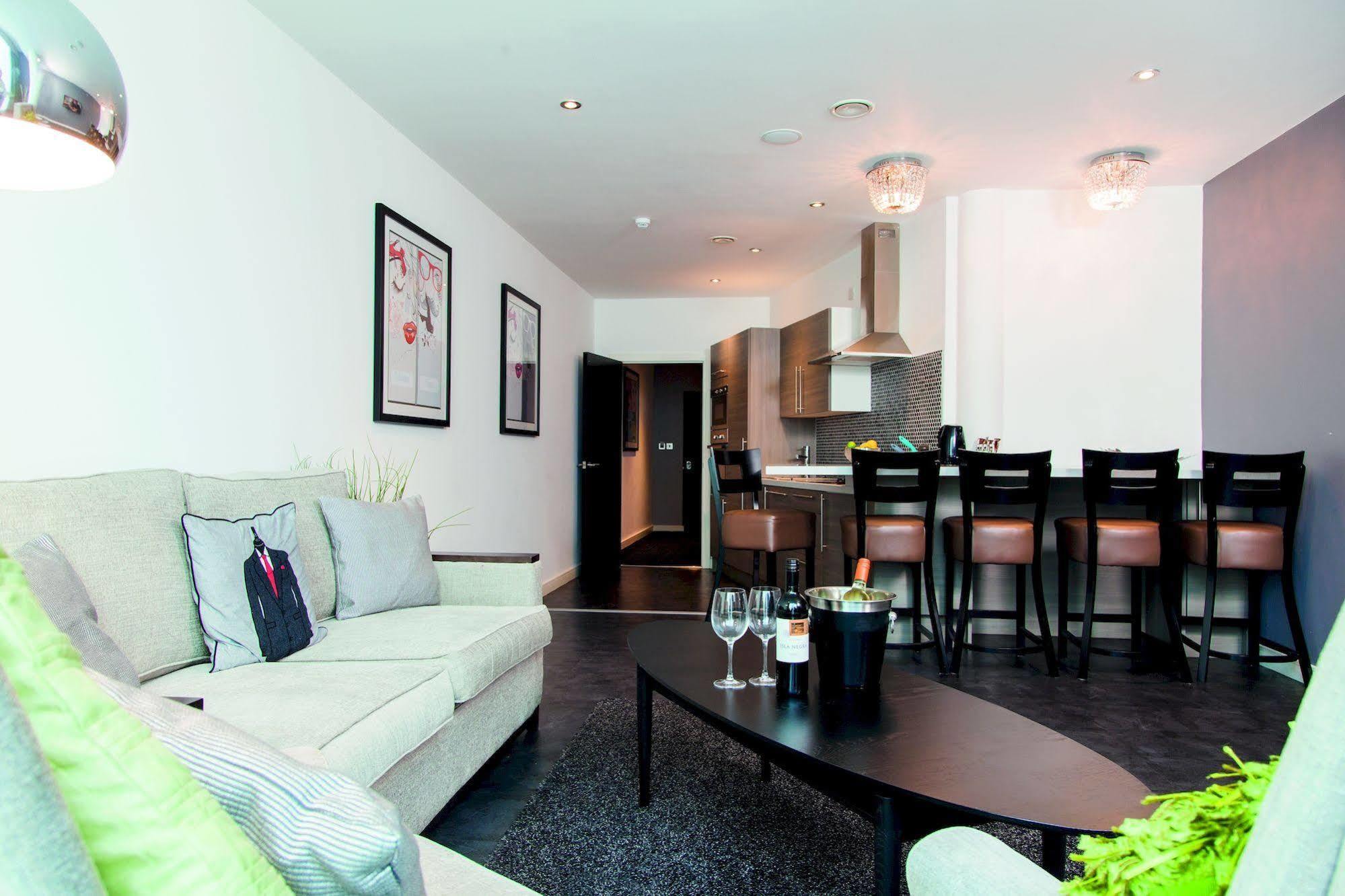 Epic Apartments Seel Street ลิเวอร์พูล ภายนอก รูปภาพ